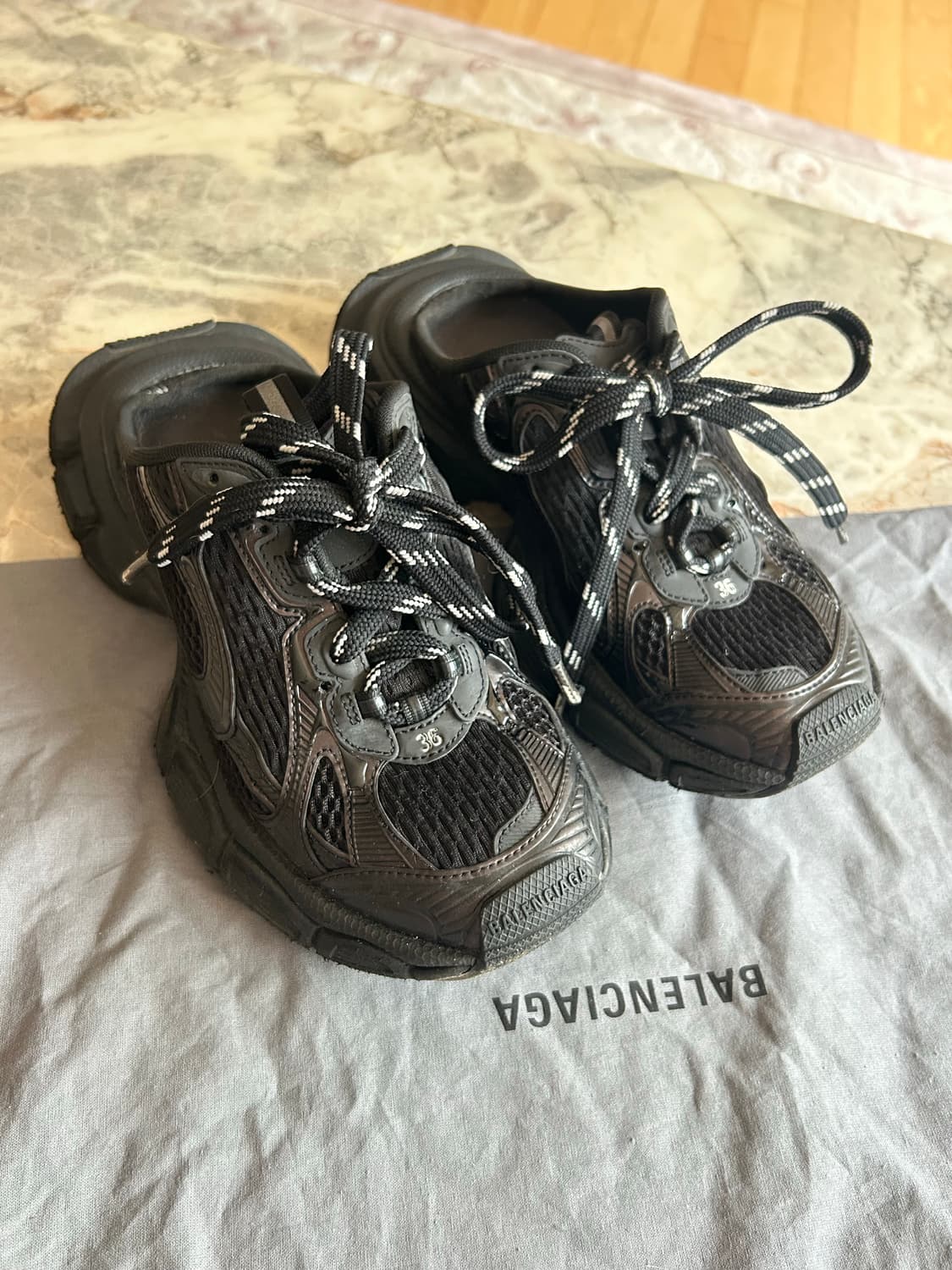 발렌시아가 뮬 240 여자사이즈 상품이미지1