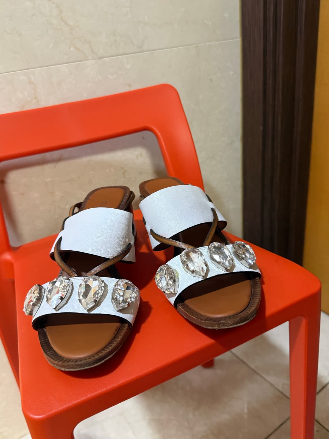 로베르토 까발리 Y2K 벨티드 주얼리 힐 상품이미지1