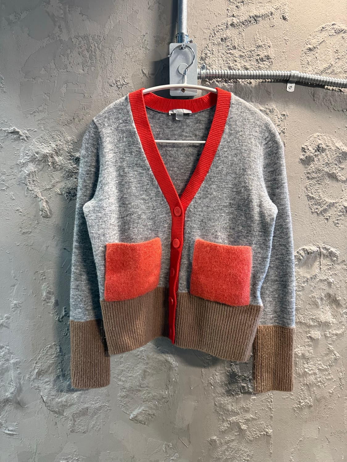 코스 COS 배색 울 니트 가디건 그레이 레드 XS 상품이미지1