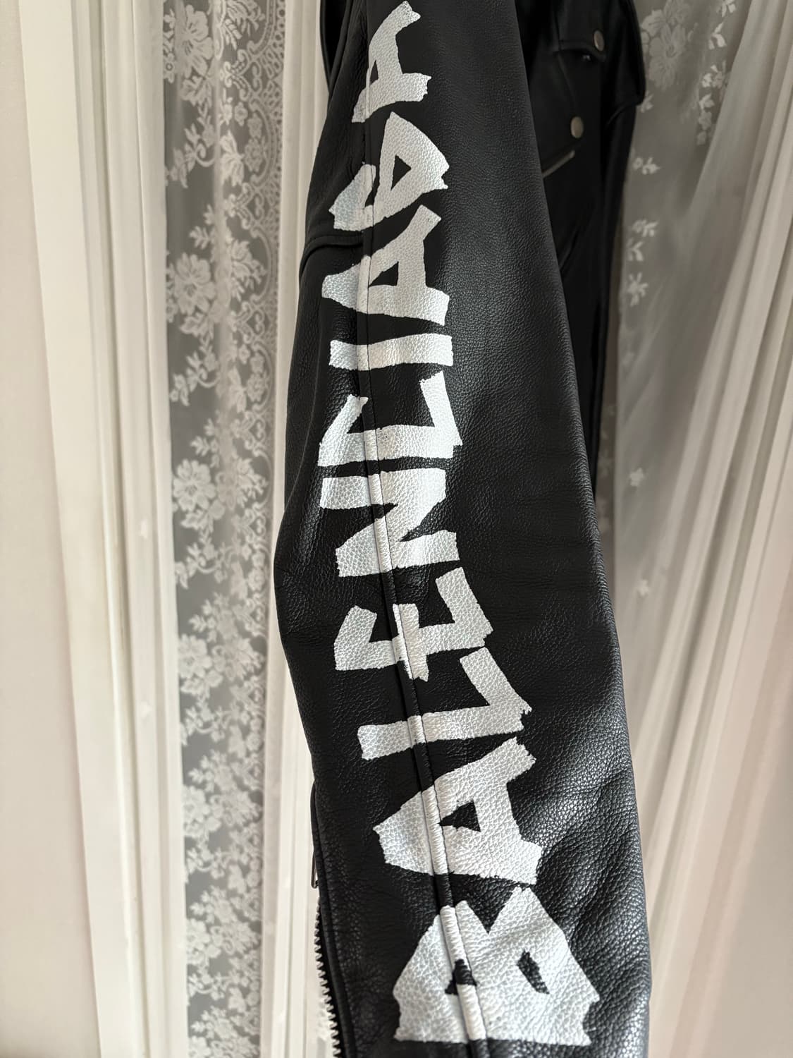 발렌시아가 암 레터링 가죽 라이더 자켓 상품이미지3