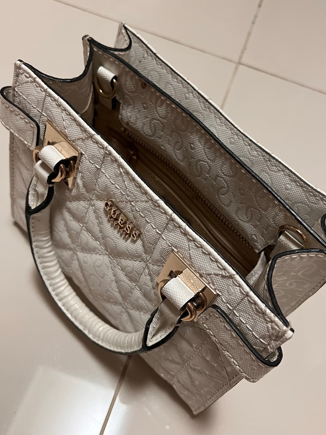 Guess 미니백 상품이미지2