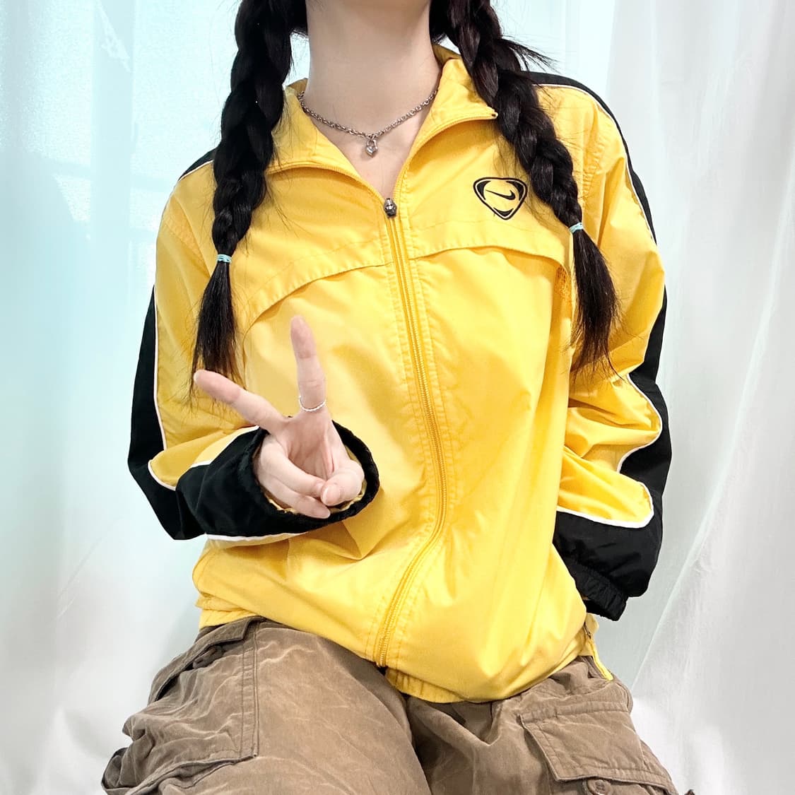 나이키 스우시 꿀벌 바람막이 상품이미지1