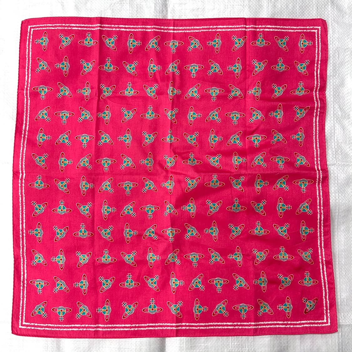 비비안웨스트우드 ORB 로고 플레이 쁘띠 손수건 스카프 핑크 정품 상품이미지1