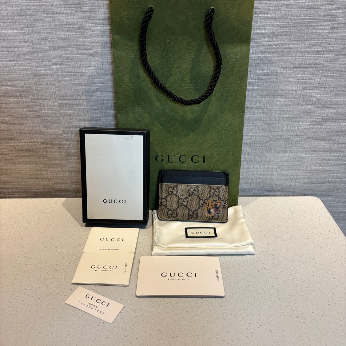 구찌 GG 타이거 카드지갑 상품이미지5