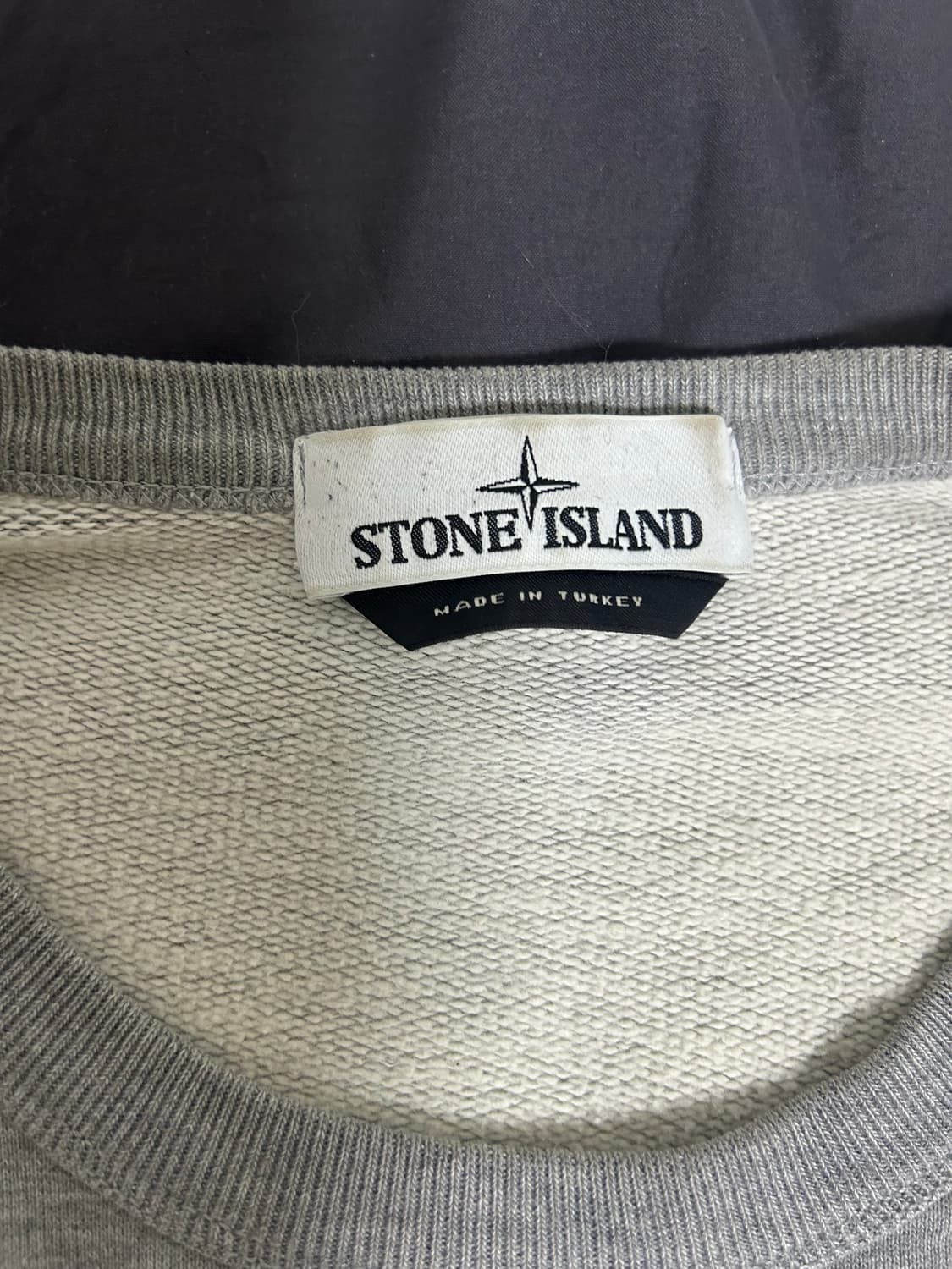 스톤아일랜드 맨투맨 그레이 (와펜 / M ) (교신 가능) 상품이미지3