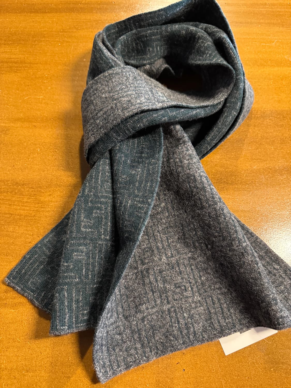 펜디 주카 리버시블 울 머플러 그레이 딥그린 상품이미지1