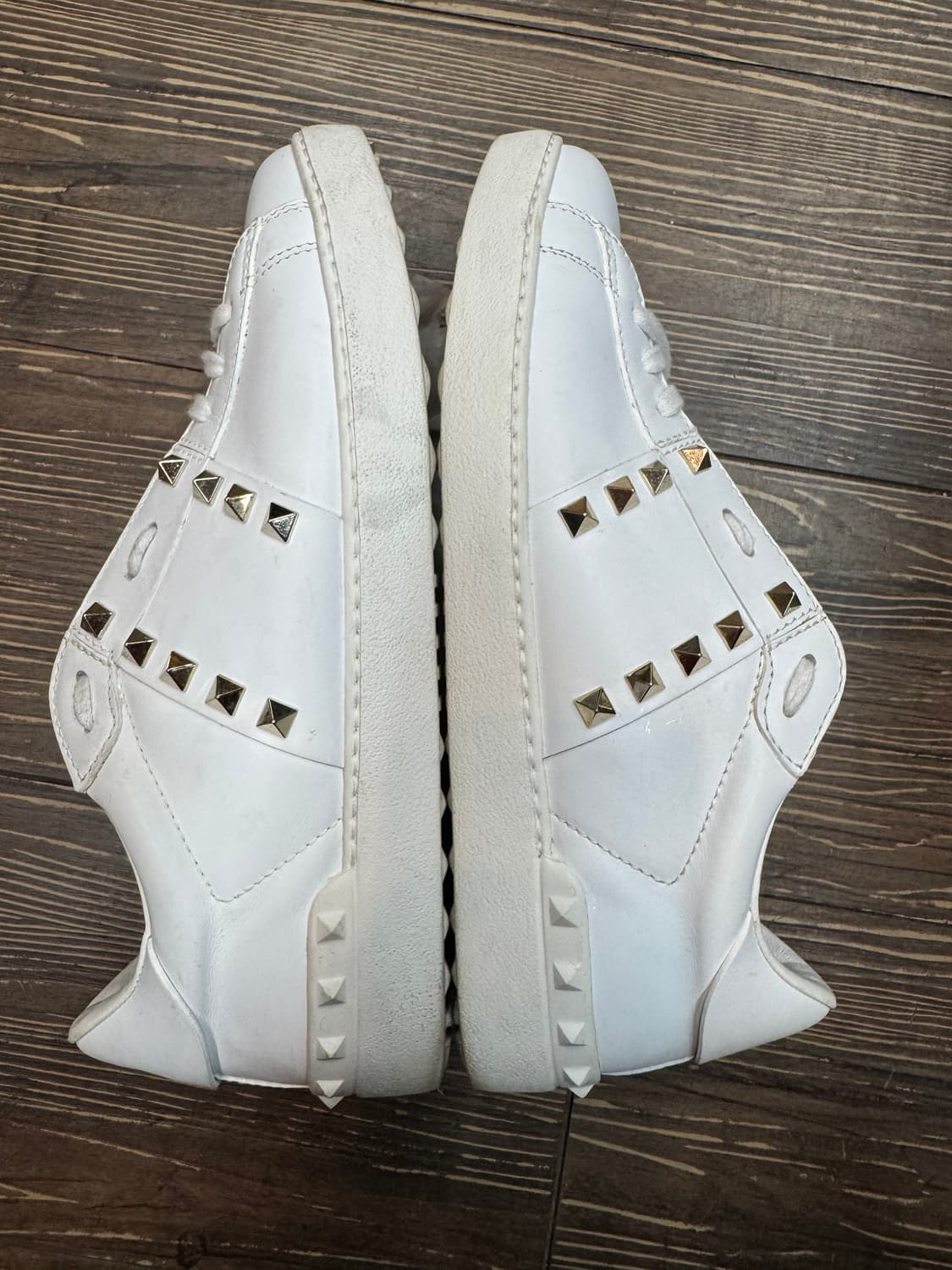 발렌티노 락스터드 언타이틀 스니커즈 EU40(255) 상품이미지2