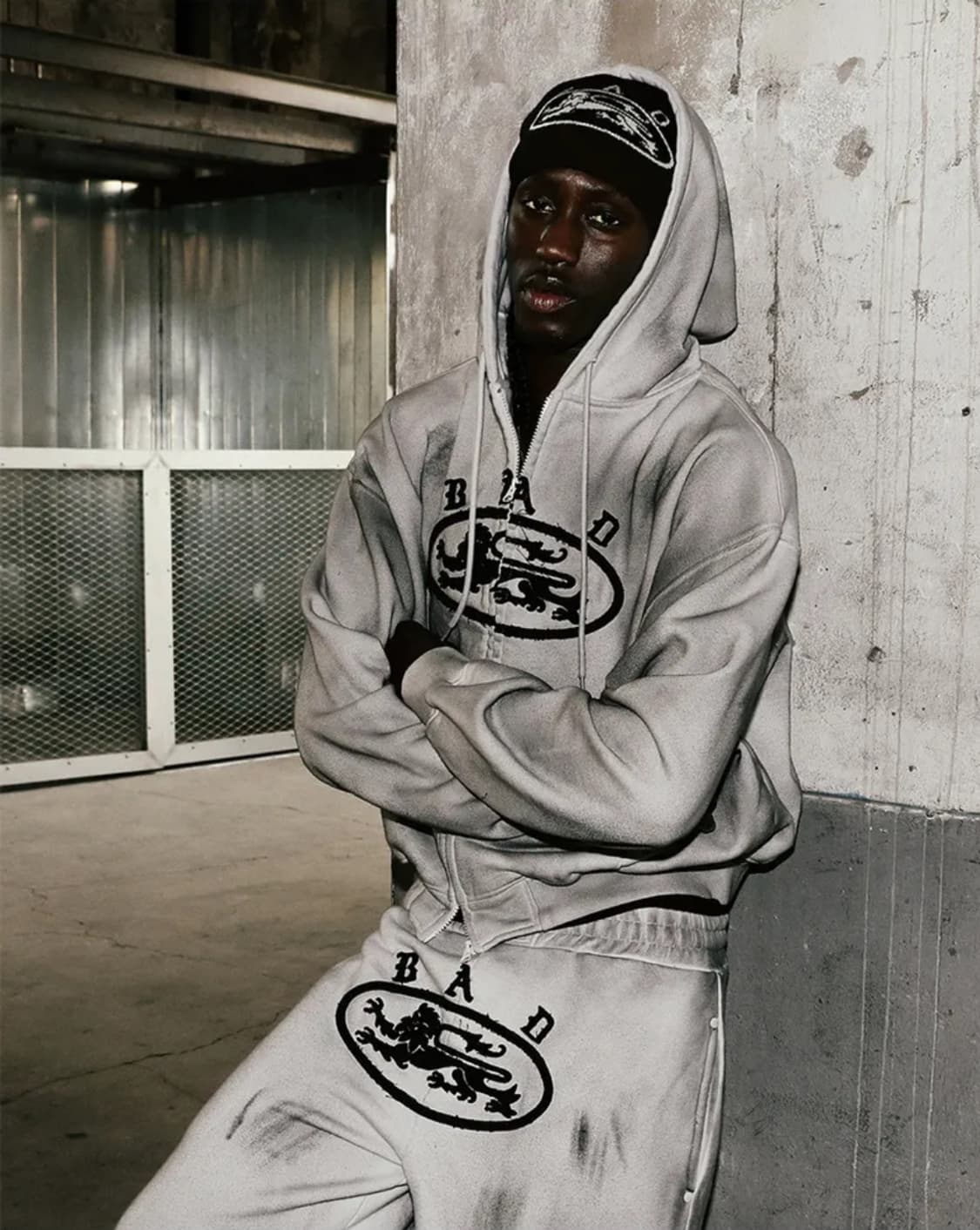 배드블러드 라이온 패치 후드 집업 화이트 L 상품이미지4