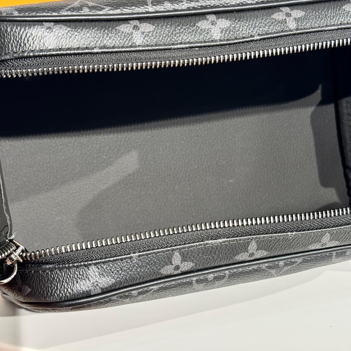 루이비통 돕키트 이클립스 도프키트 파우치 클러치 상품이미지10