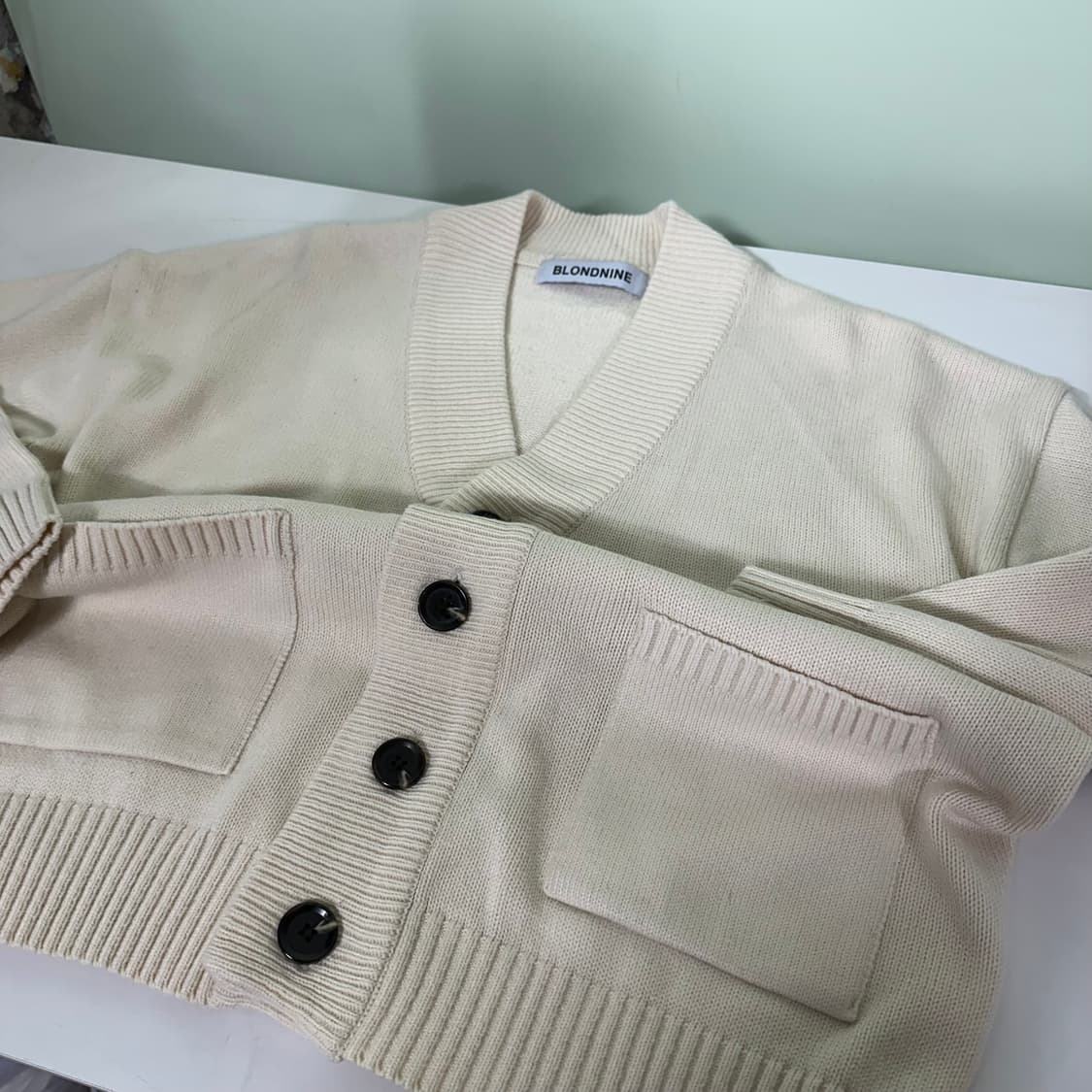 M 블론드나인 루즈오버핏 아이보리 V넥가디건 상품이미지1