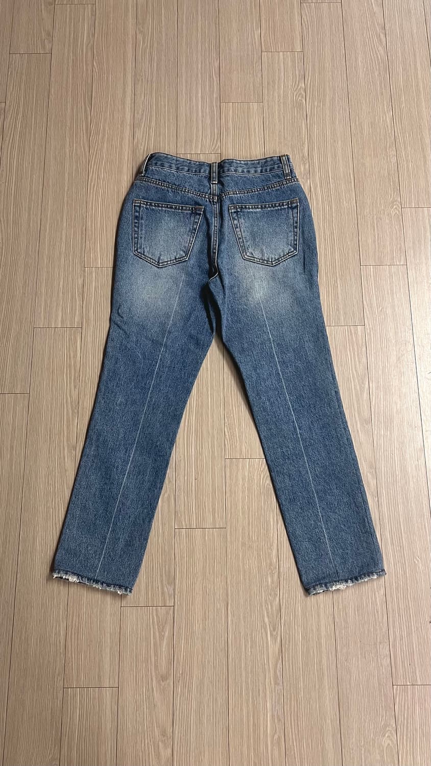 SIX AND A HALF 식스앤어하프 클래식 스트레이트 데님 중청바지 상품이미지5