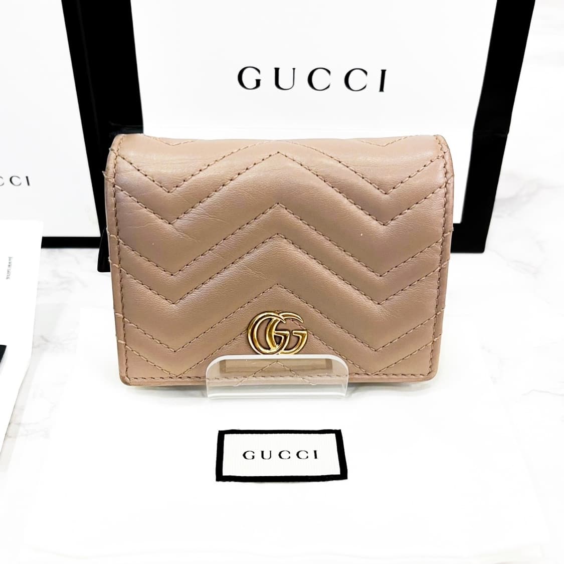 구찌 GG 마몬트 마틀라세 지갑 상품이미지1