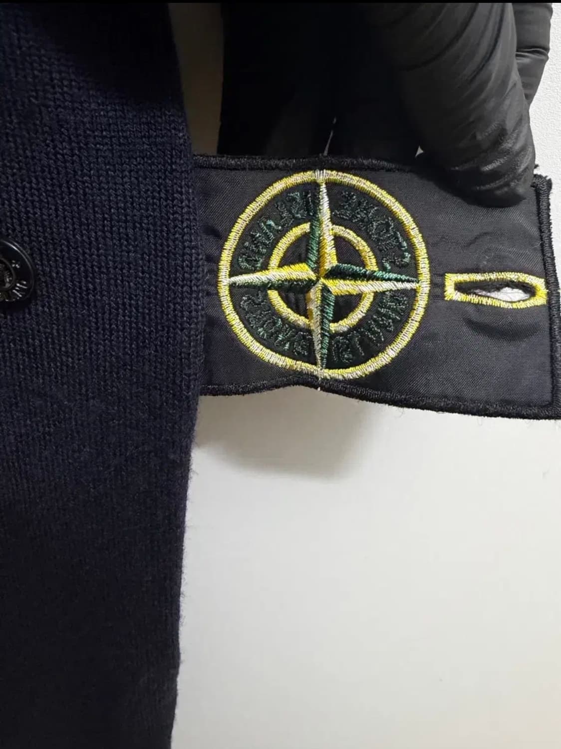 스톤아일랜드 v넥 니트 다크네이비 상품이미지3