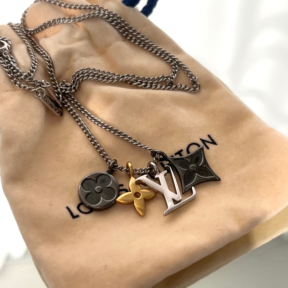 루이비통 인스팅트 목걸이
 상품이미지1