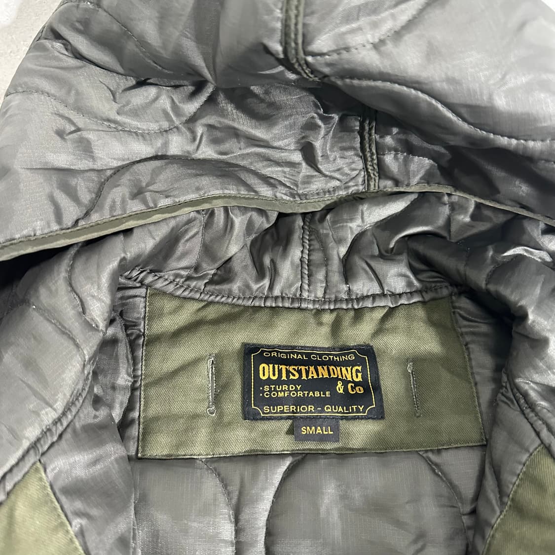 100 아웃스탠딩 카키 내피 깔깔이 퀼팅자켓 상품이미지4