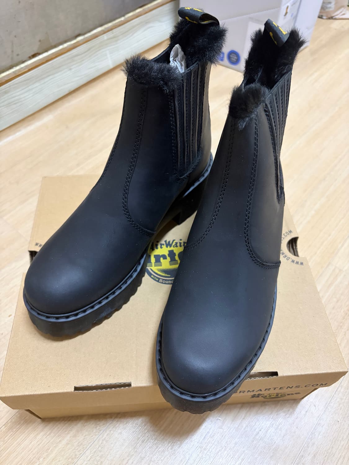 닥터 마틴 로메티 퍼 부츠 사이즈 240 상품이미지1