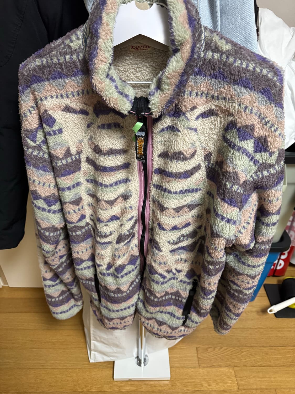 캐피탈 애슐랜드 본 후리스 퍼플 판매합니다! 상품이미지1