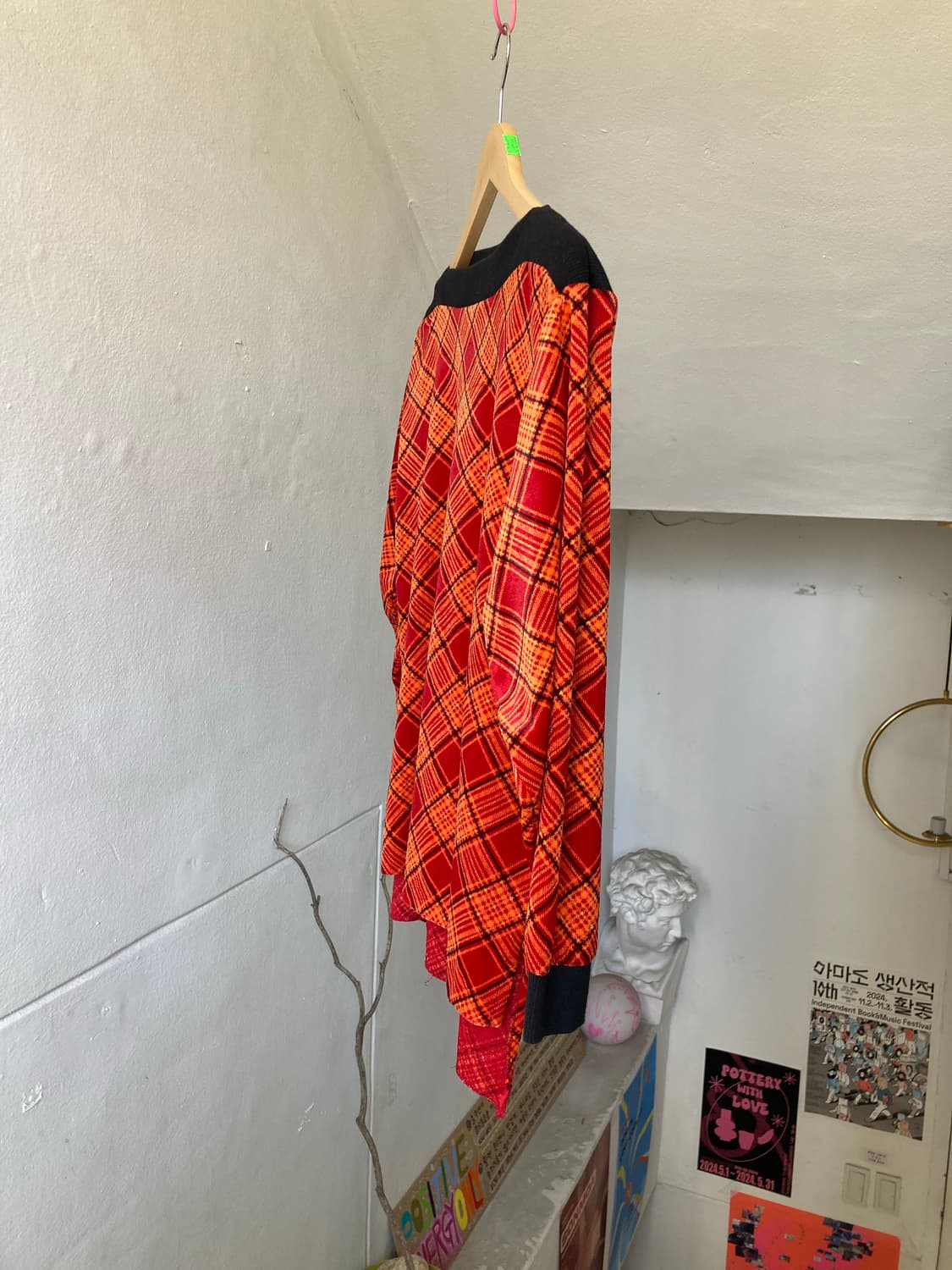 와이드넥 타탄체크 벨벳 탑 상품이미지4