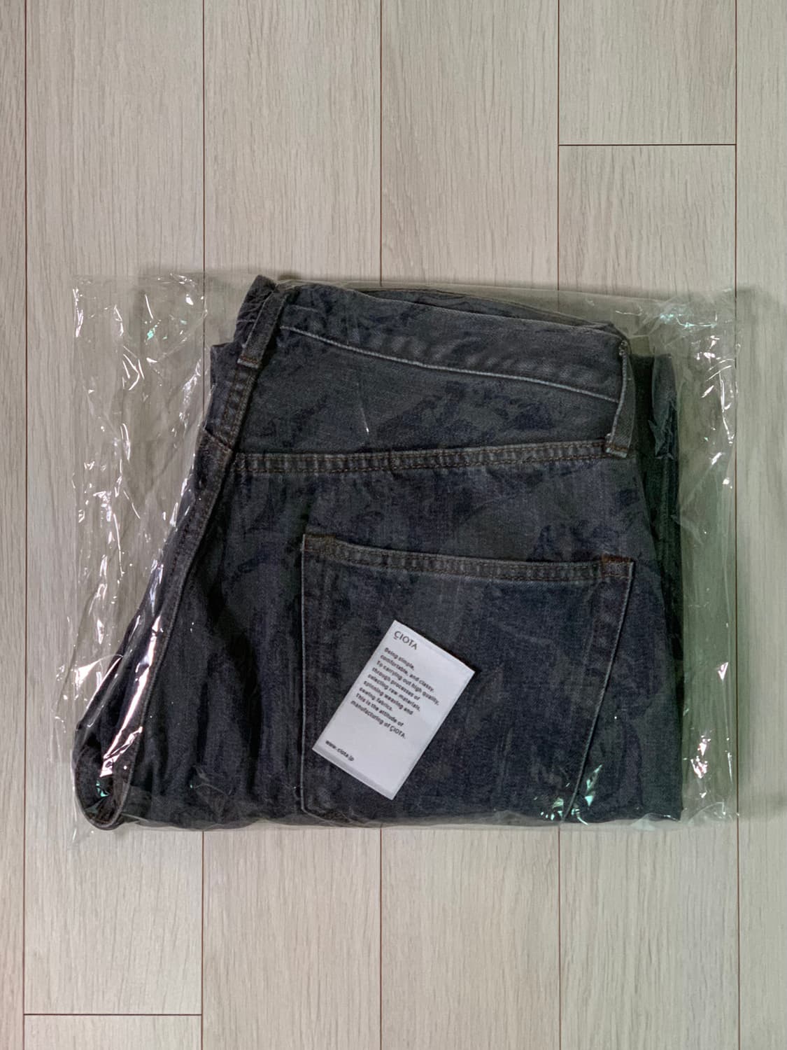 시오타 뉴 스트레이트 데님 34사이즈 미디엄 그레이 팝니다 상품이미지1