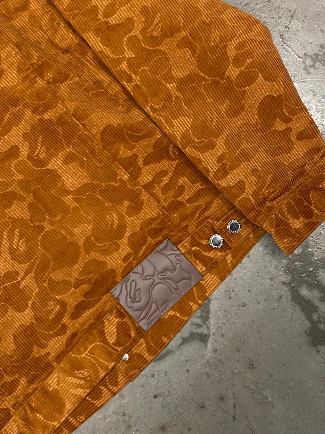 새상품 베이프 솔리드 카모 코듀로이 트러커 브라운 상품이미지4