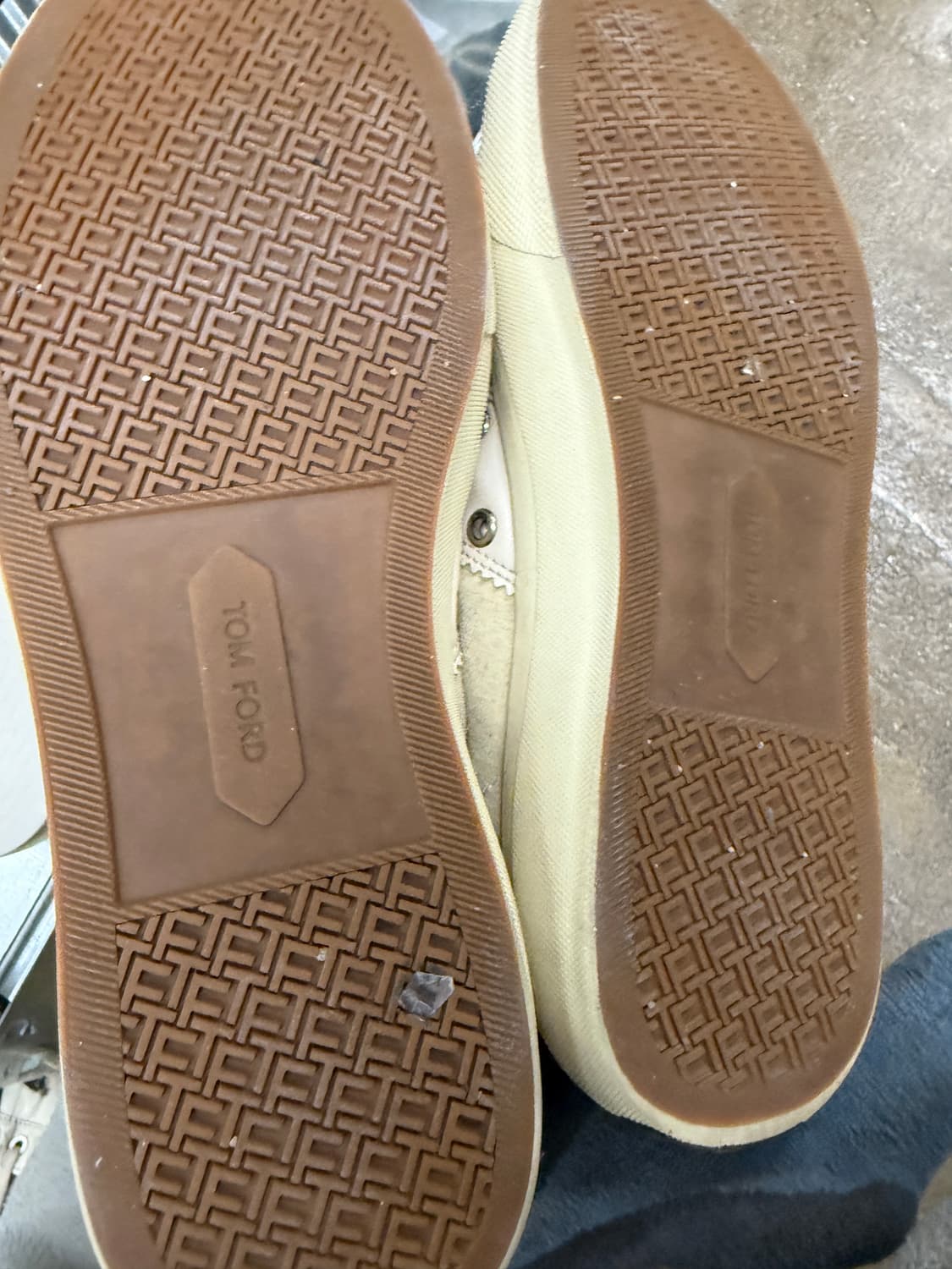 톰포드 정품스웨이드 캠브리지 스니커즈 43 상품이미지5