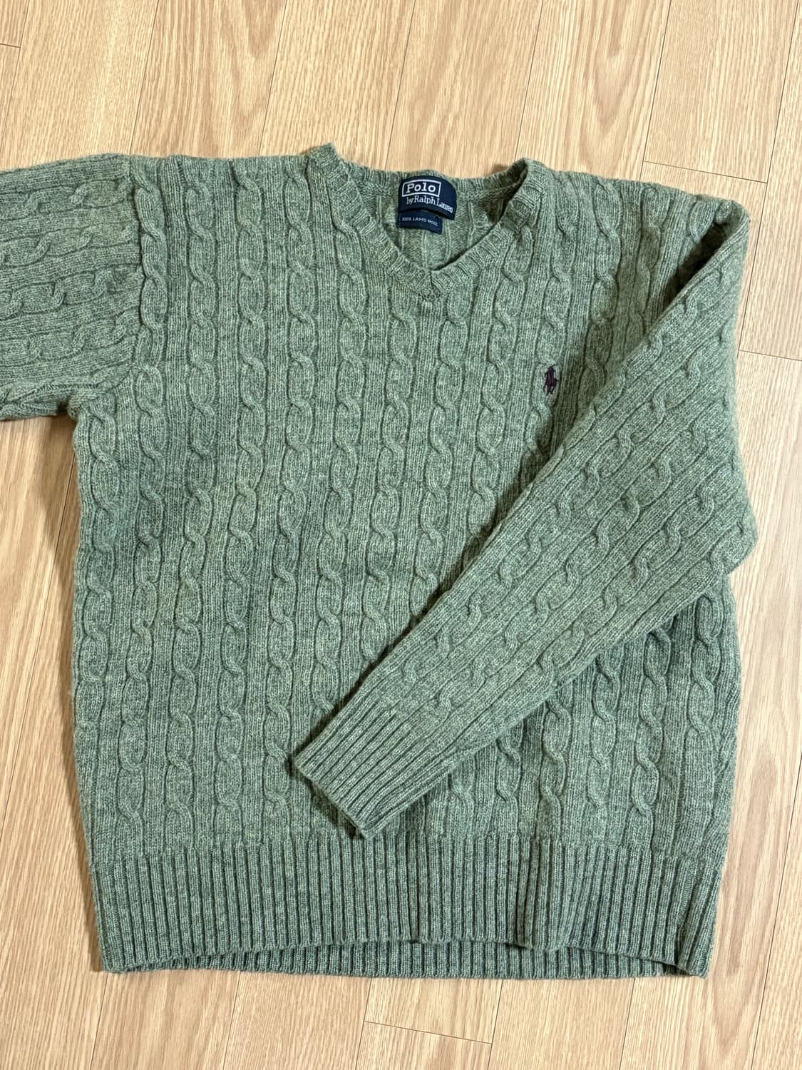 폴로 브이넥 니트 상품이미지1