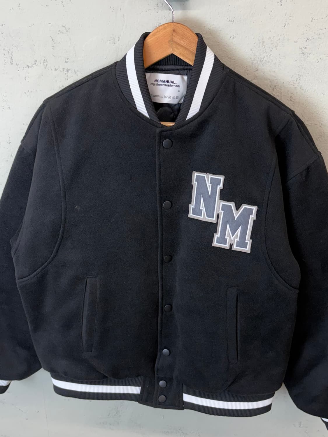 노매뉴얼 아치 로고 바시티 자켓 상품이미지6