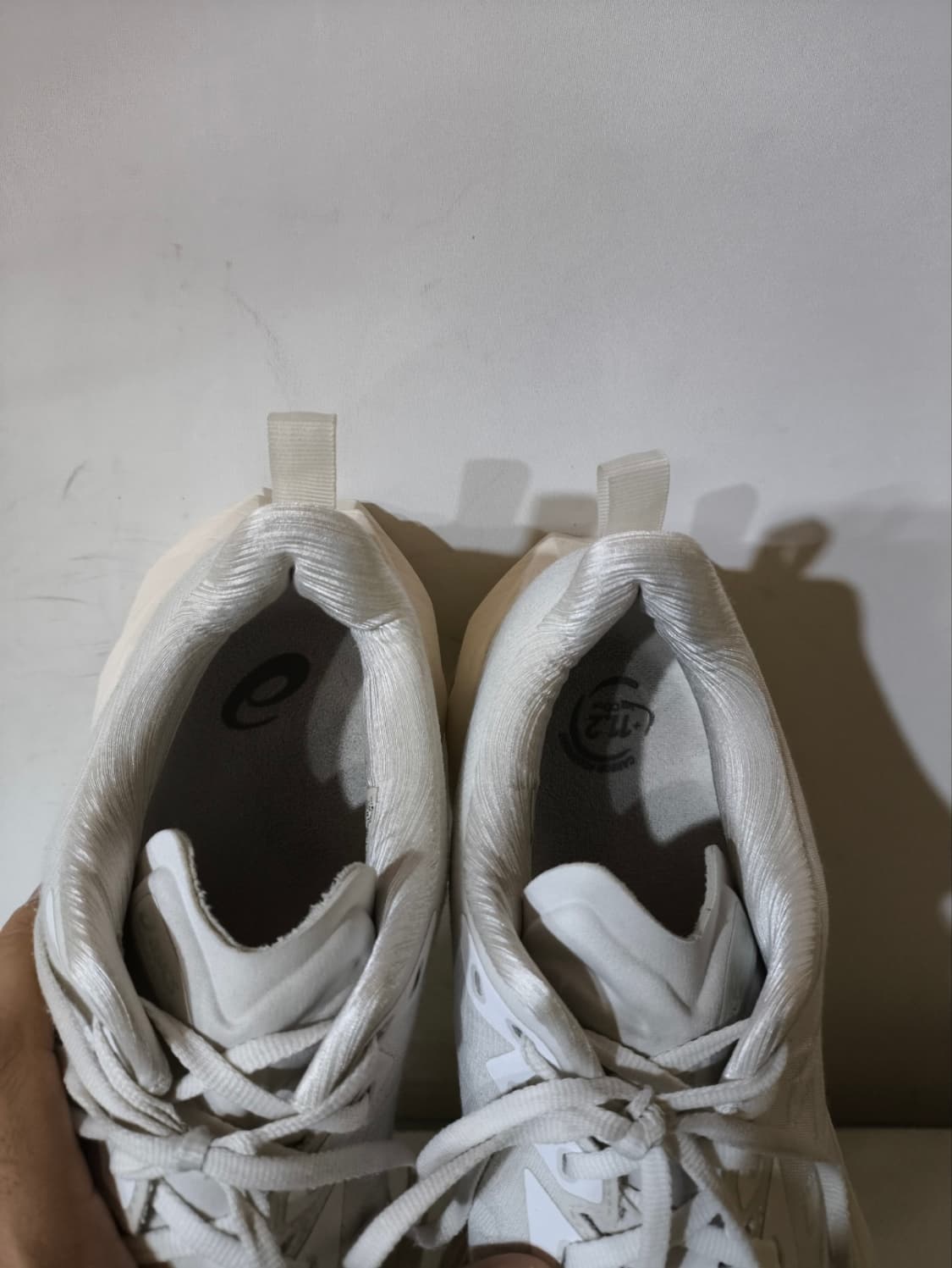 290mm 아식스 노바블라스트4 화이트 런닝화  상품이미지6