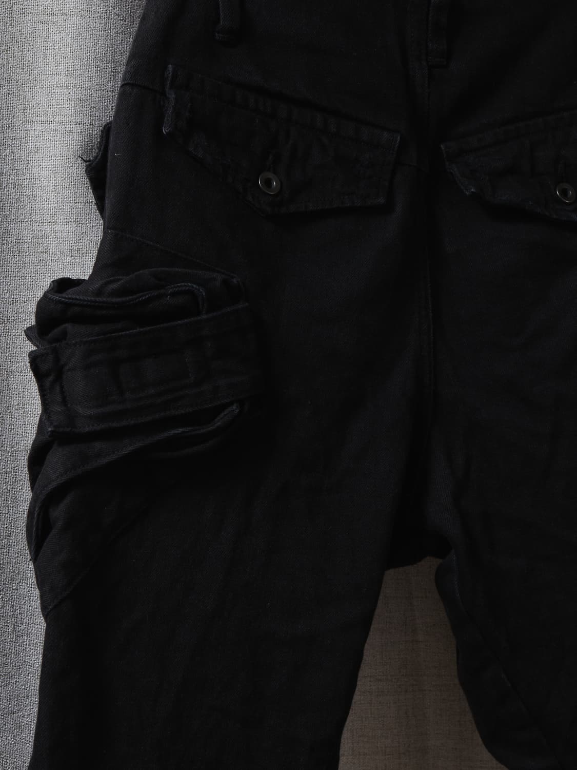 Julius pre 22ss 데미지 카고 팬츠 상품이미지4