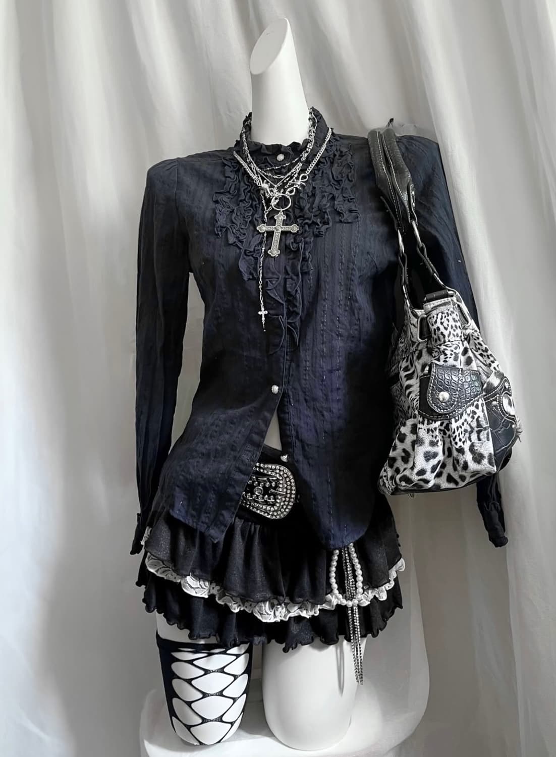 러플 블라우스 공겜여주 상품이미지1