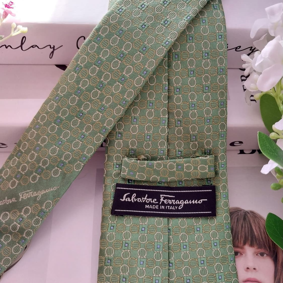 페라가모 실크 그린 간치니 패턴 넥타이 8.7cm A+등급 K1699
 상품이미지5