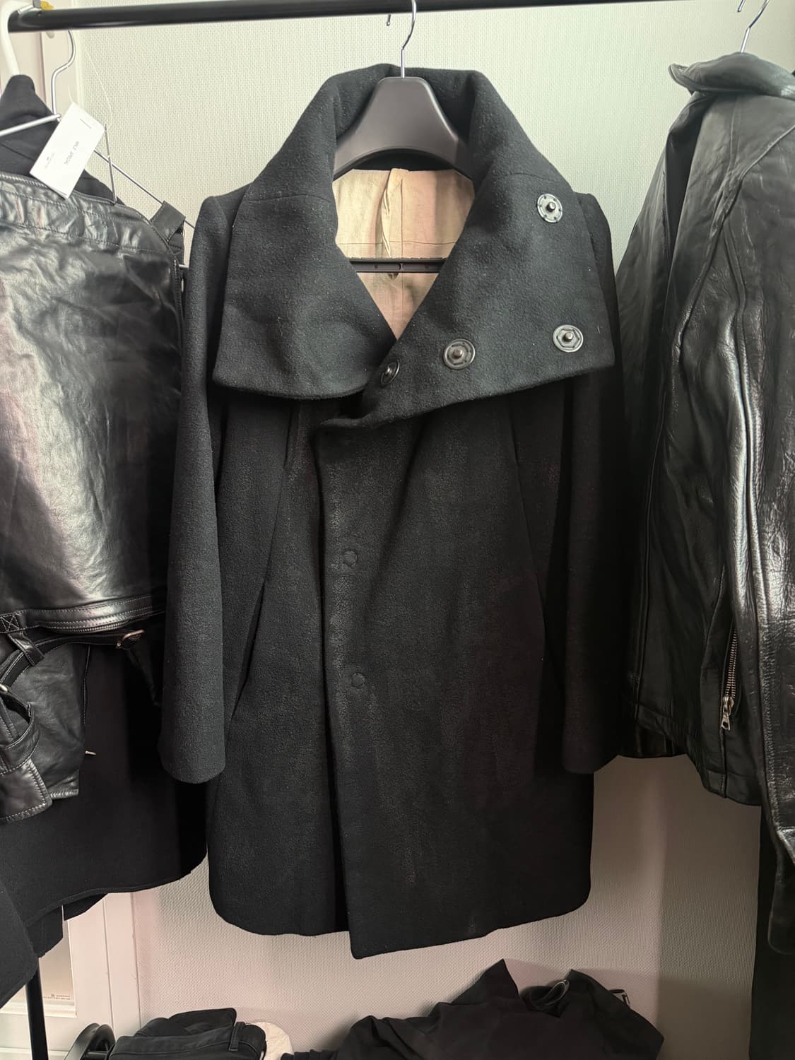 The Viridi anne 코팅 하이넥 코트 상품이미지4