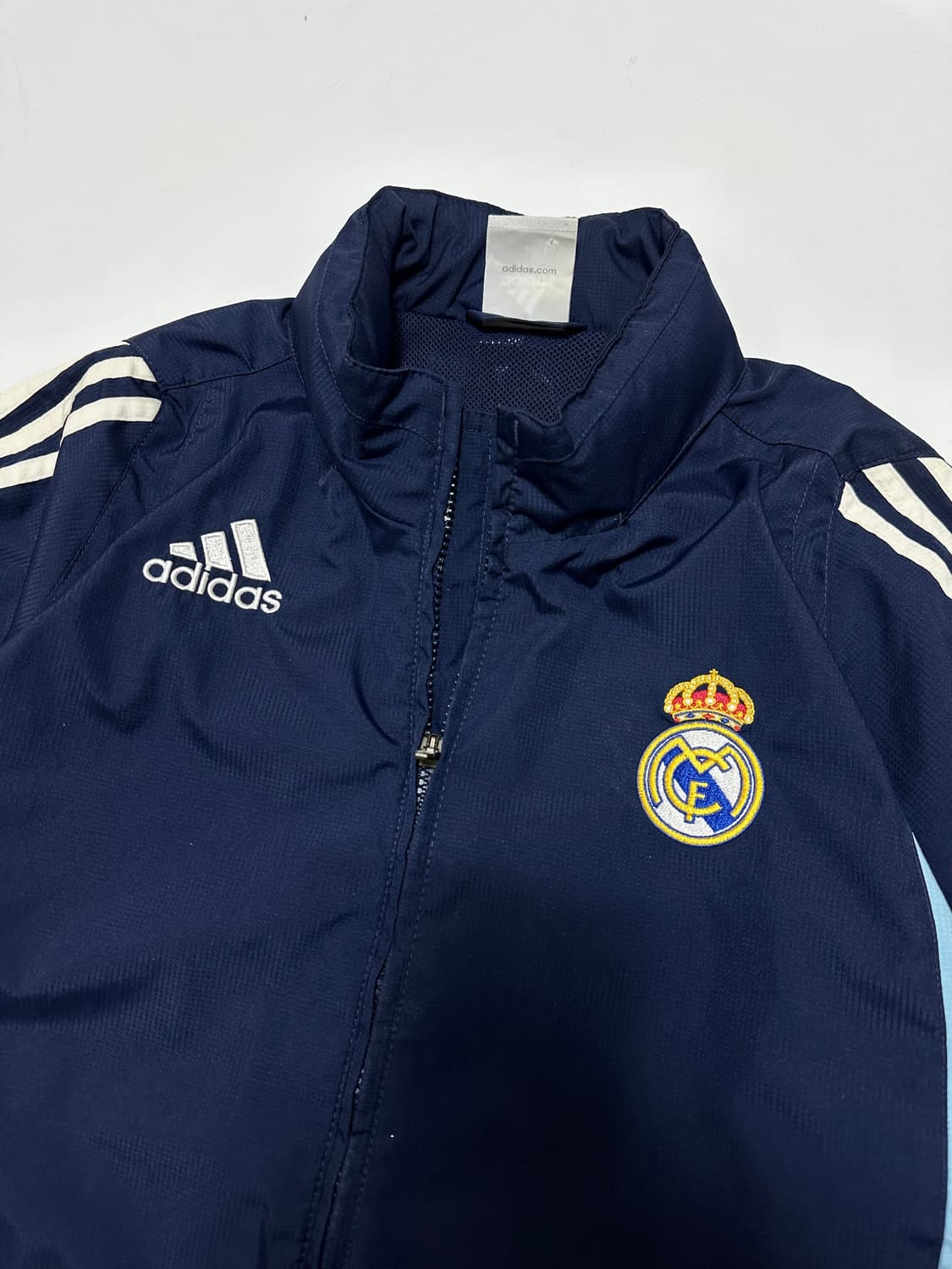아디다스 레알마드리드 네이비 바람막이 상품이미지3
