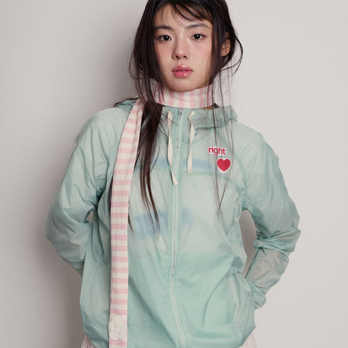 더뮤지엄비지터 러브 바람막이 상품이미지1