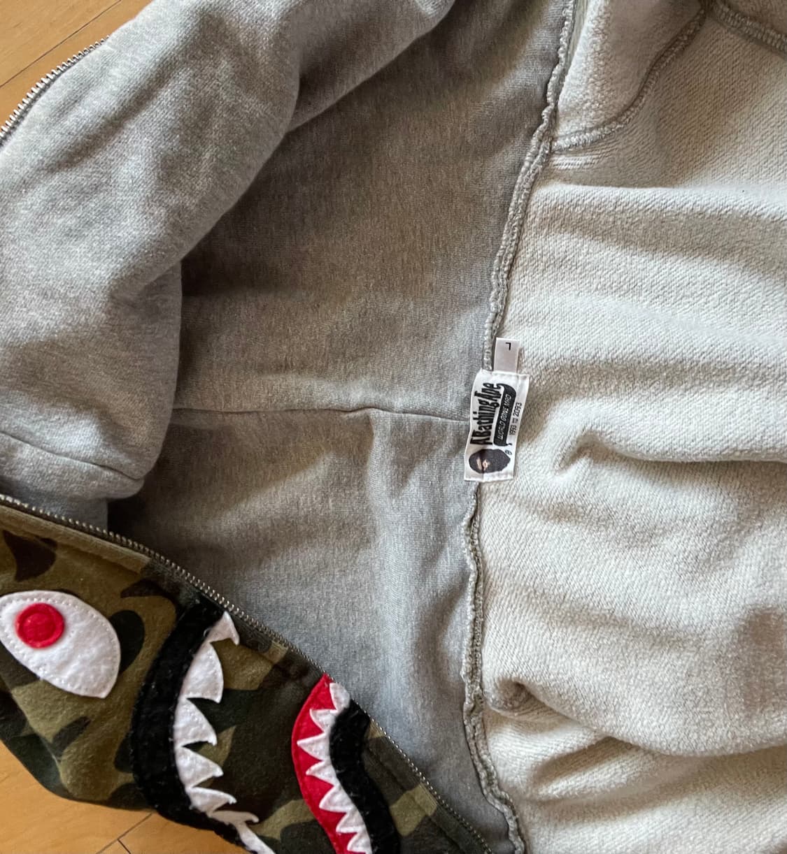 정품 오늘만 이가격! 베이프 반반 샤크 후드집업 상품이미지3