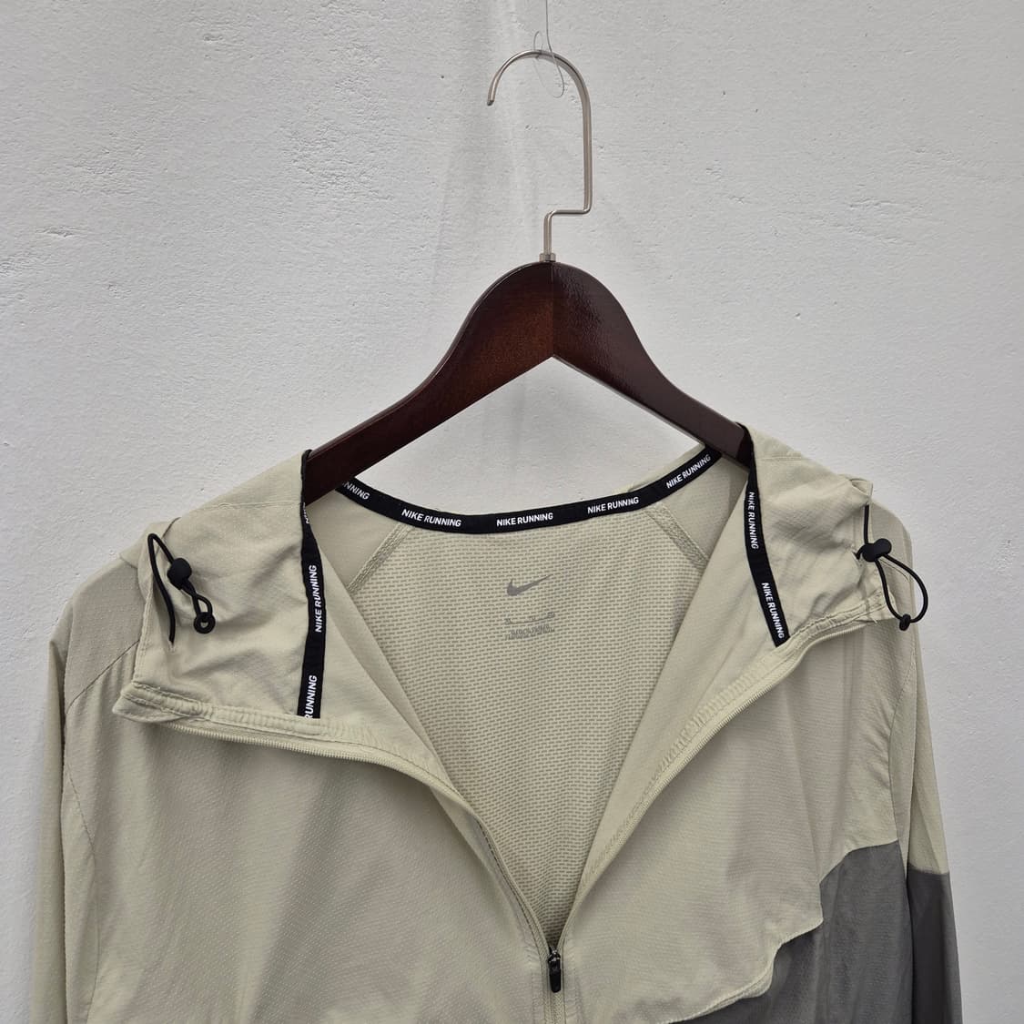 나이키 리펠 UV 윈드러너 러닝 자켓 XL 상품이미지3