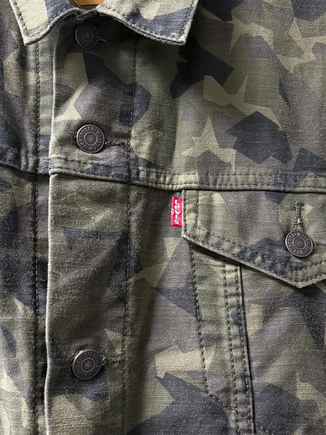 리바이스 카모 트러커 자켓 상품이미지2