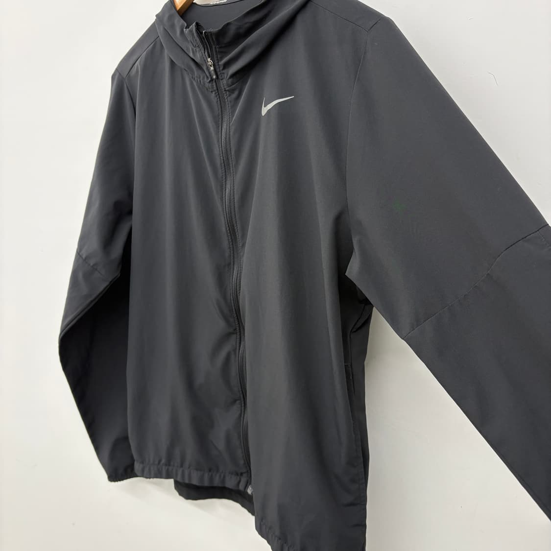 나이키 블랙 런닝 후드 바람막이 공용 M 상품이미지3