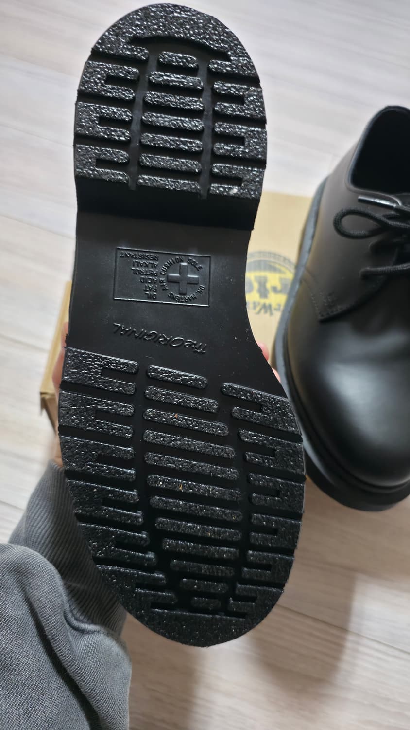 닥터마틴 모노 블랙 팝니다. 상품이미지2