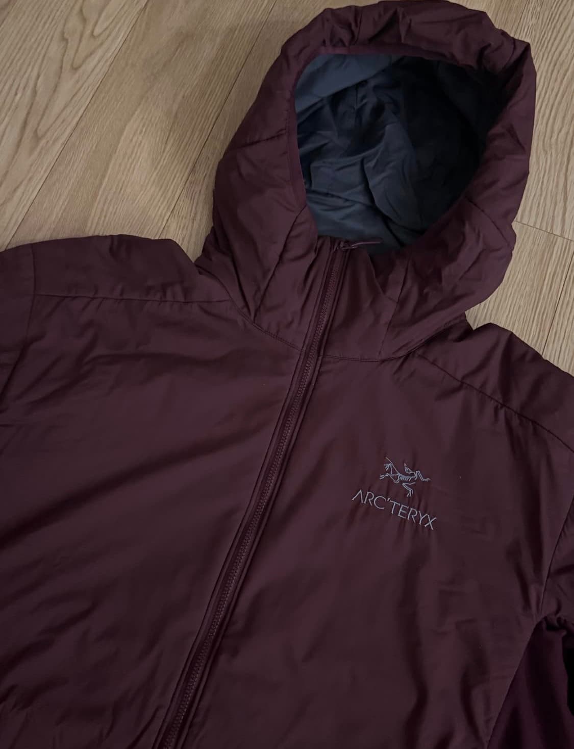 아크테릭스 아톰 후디 버건디 상품이미지3