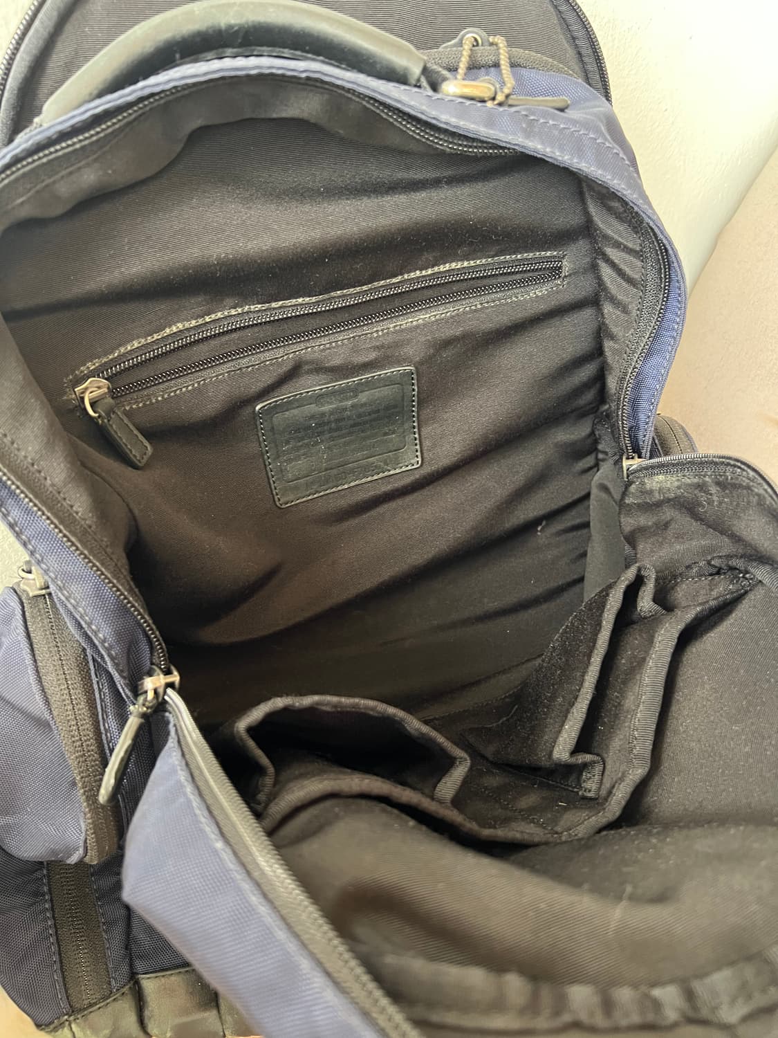 코치 남여공용 캐쥬얼백팩 노트북가방

 상품이미지10