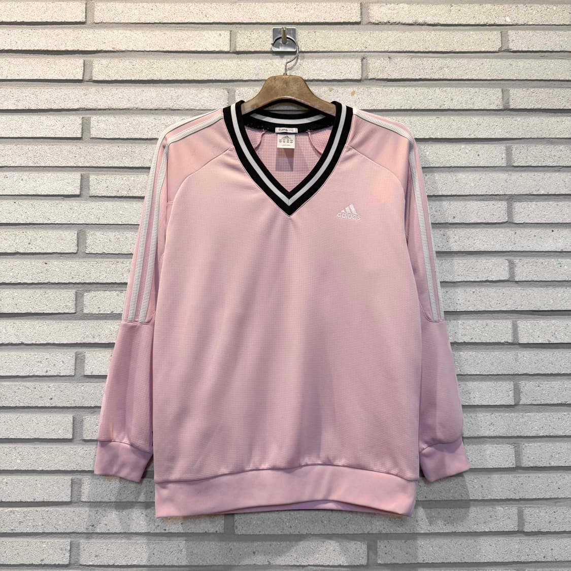 아디다스 웜업 사이드 트랙 맨투맨 핑크 컬러 상품이미지1