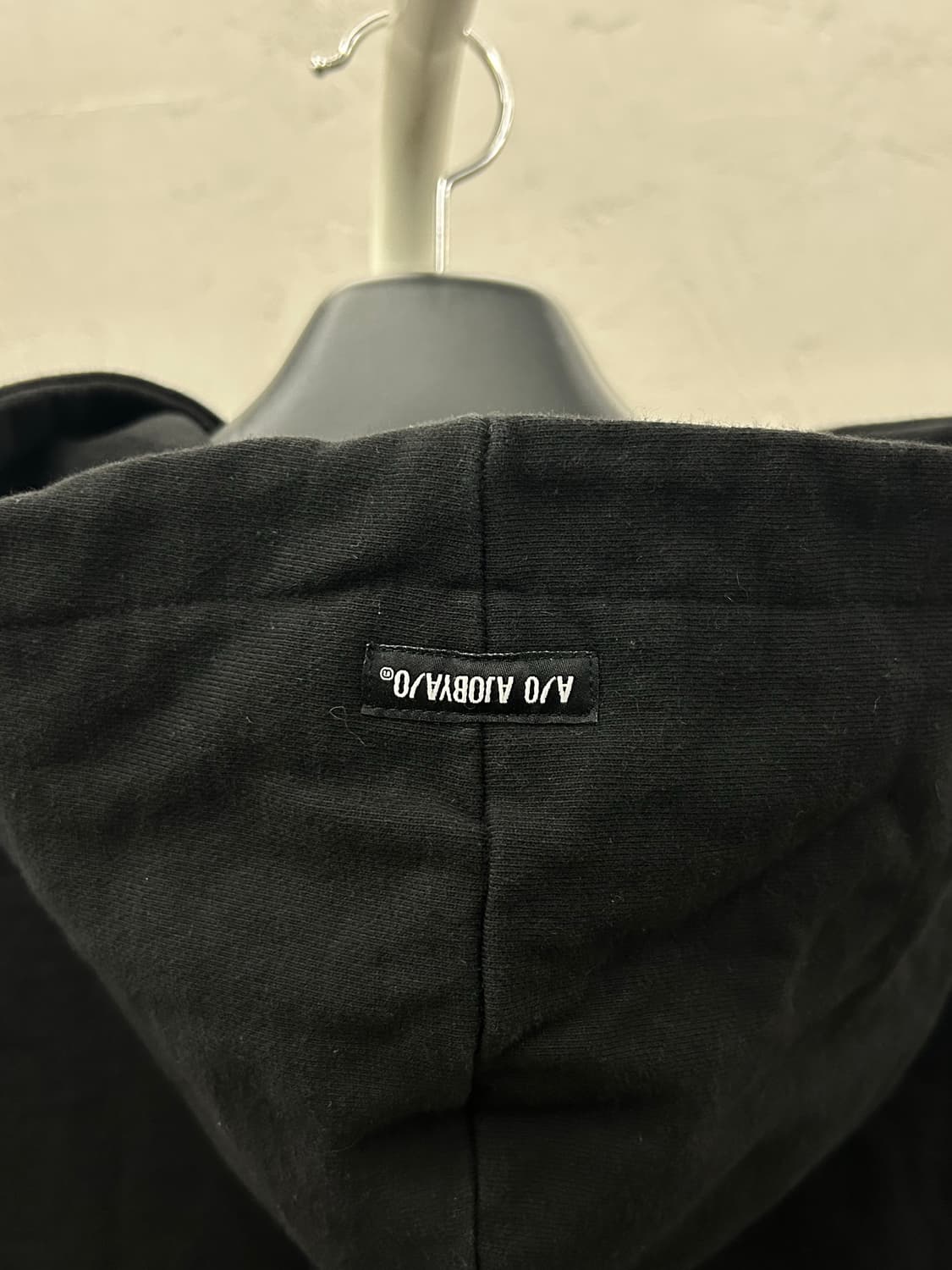 AJOBYAJO 블랙 후드티 상품이미지5