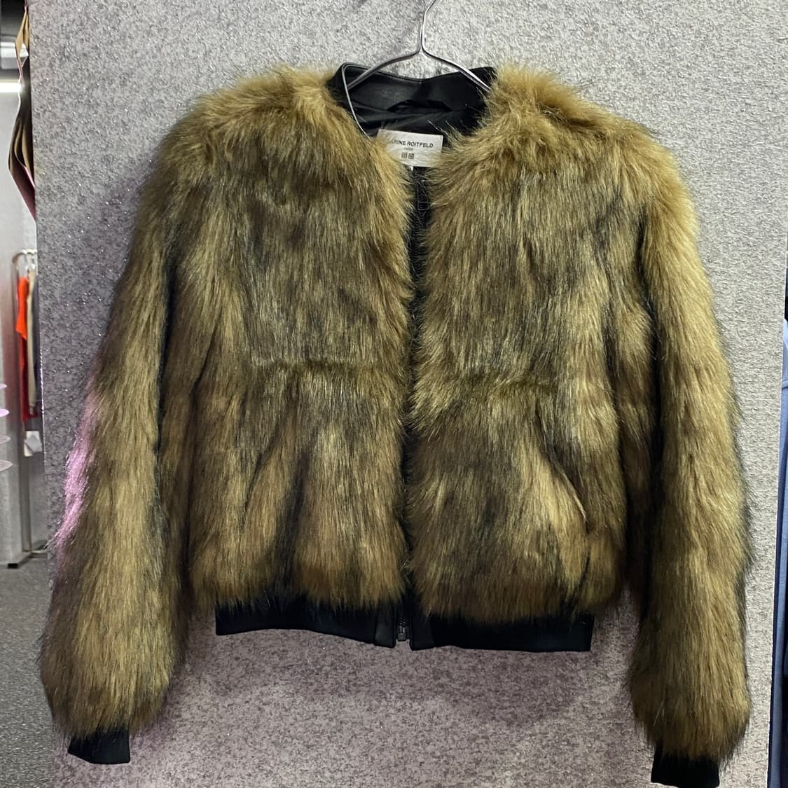 카린 로이펠트 X 유니클로 퍼 자켓 B4124 상품이미지2