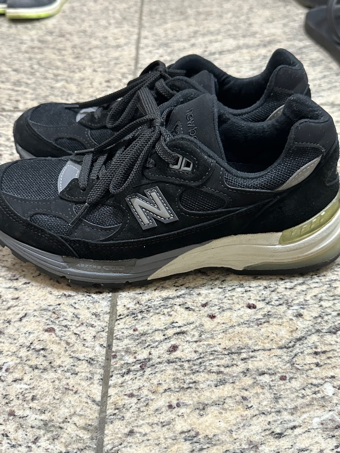 뉴발란스 992 블랙 상품이미지8
