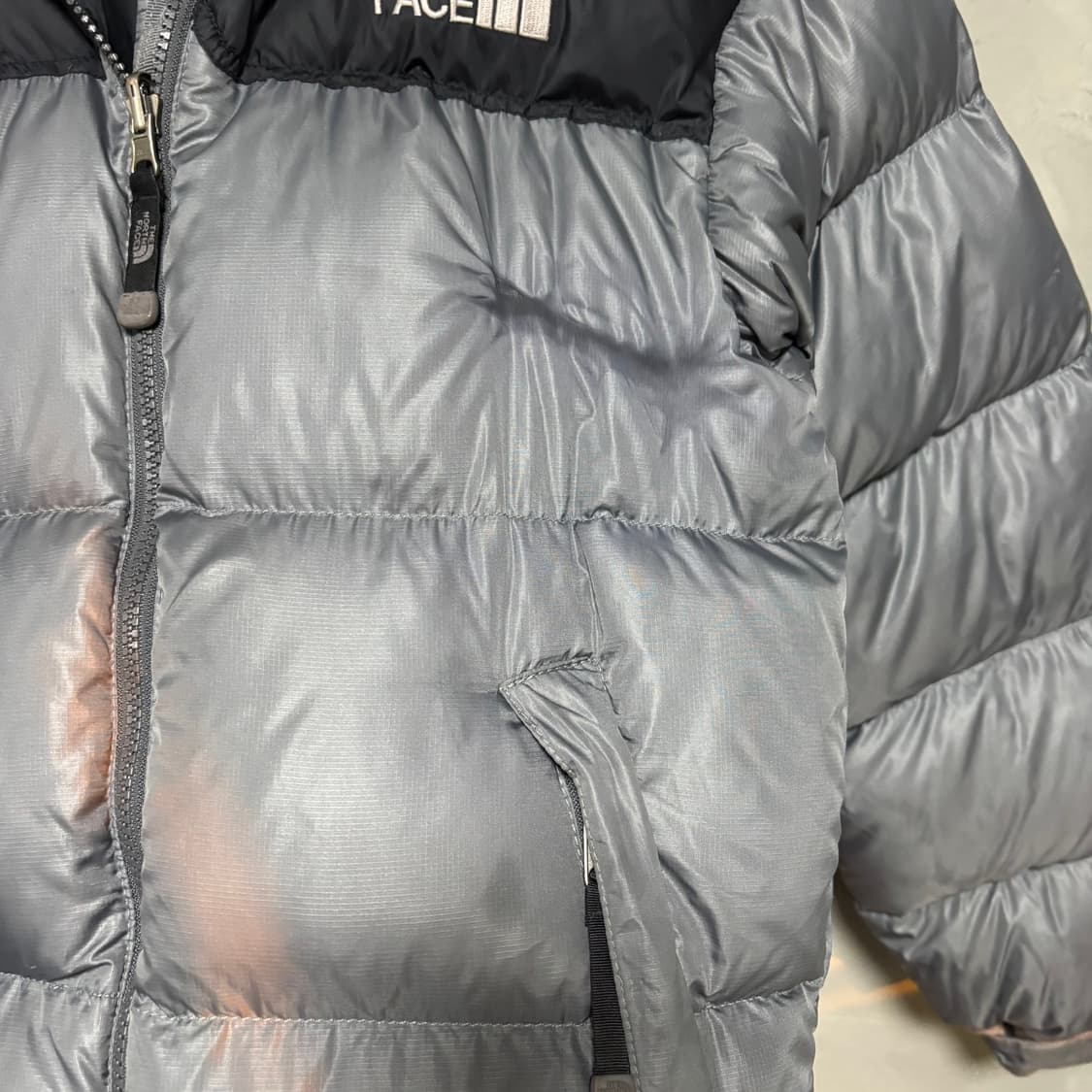 노스페이스 700 눕시 구스다운 패딩 그레이 상품이미지3