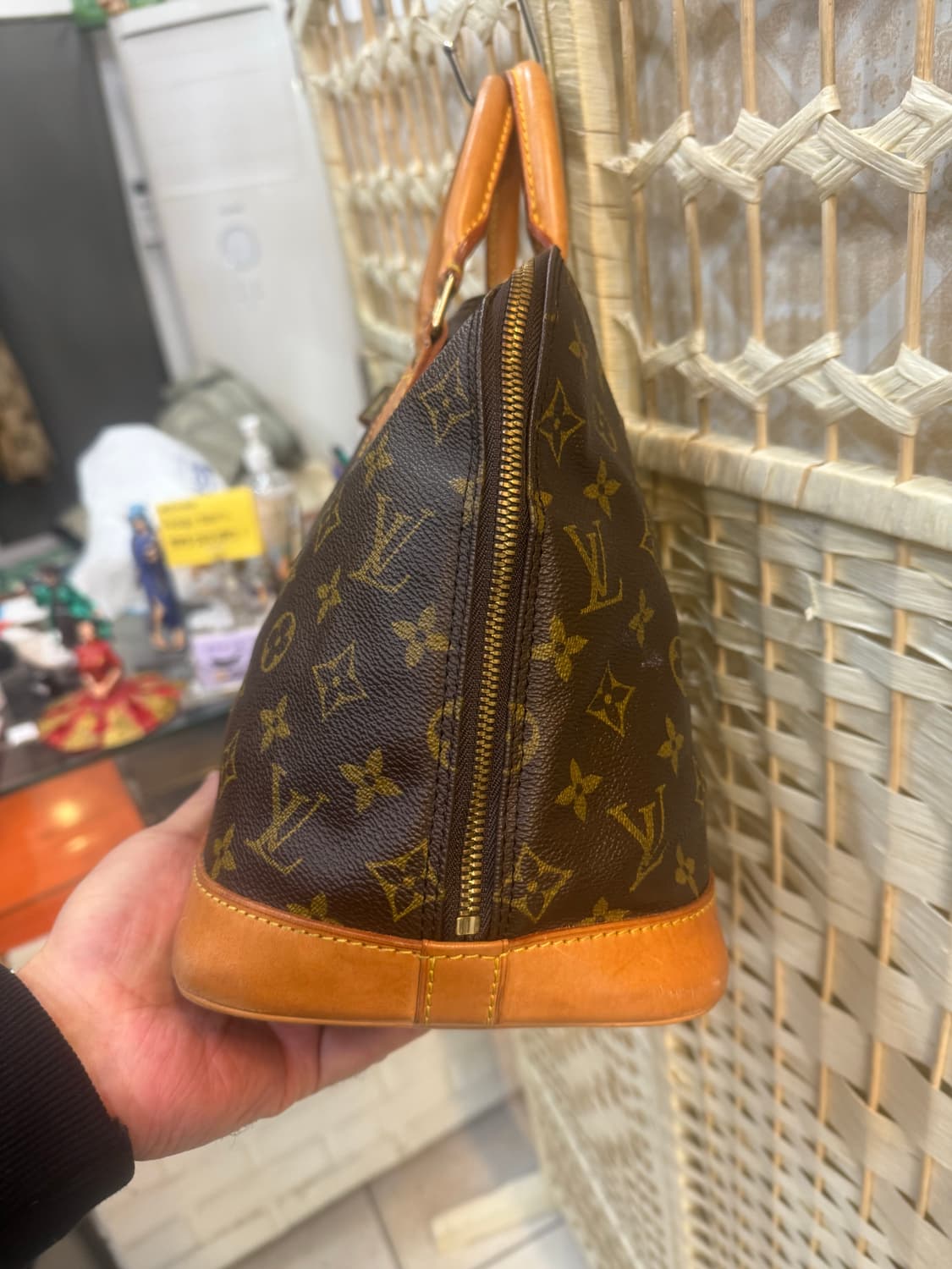 정품 루이비통 알마 토트백 팝니다 상품이미지2