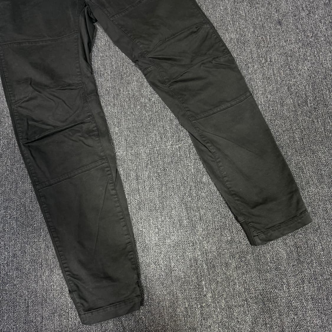 CP컴퍼니 ERGONOMIC FIT 팬츠 상품이미지3