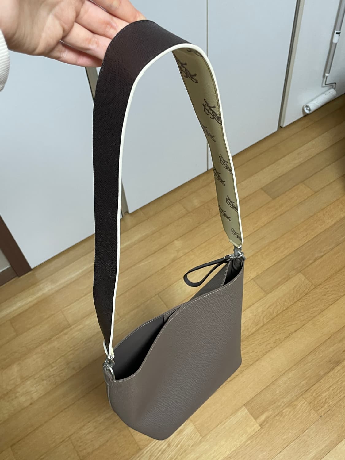 FIND KAPOOR 파인드카푸어 버킷백 가방 핑고백 상품이미지4