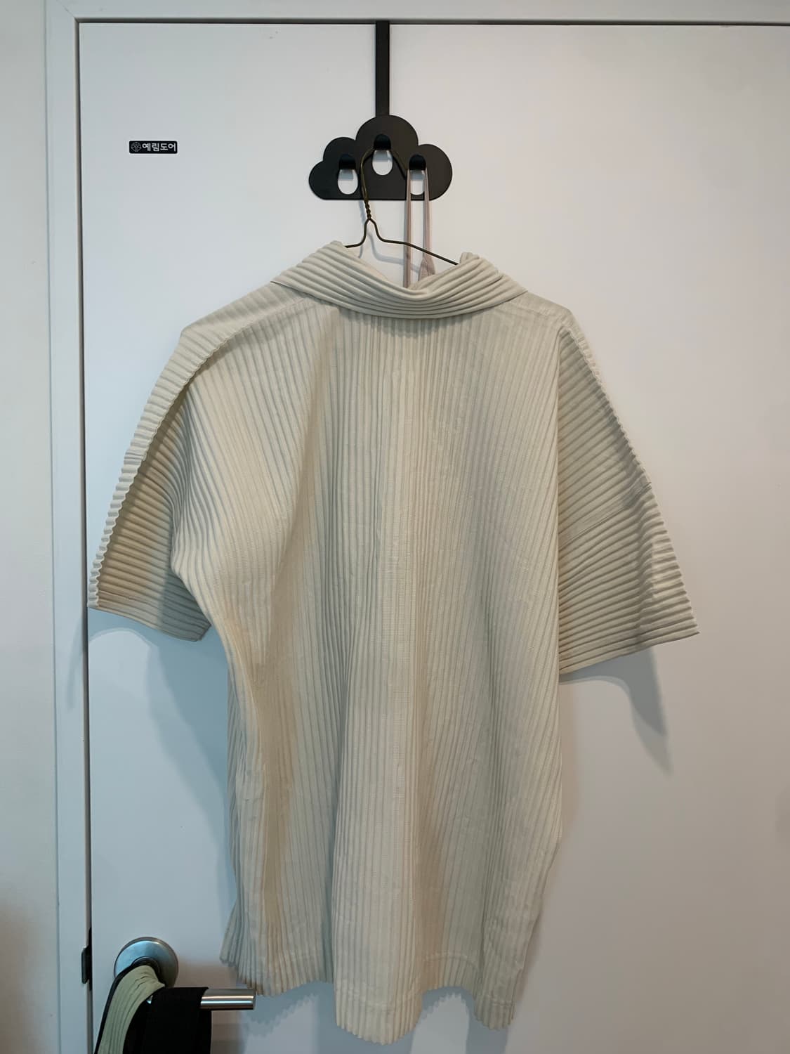 옴므플리세 아이보리 카라티 상품이미지10